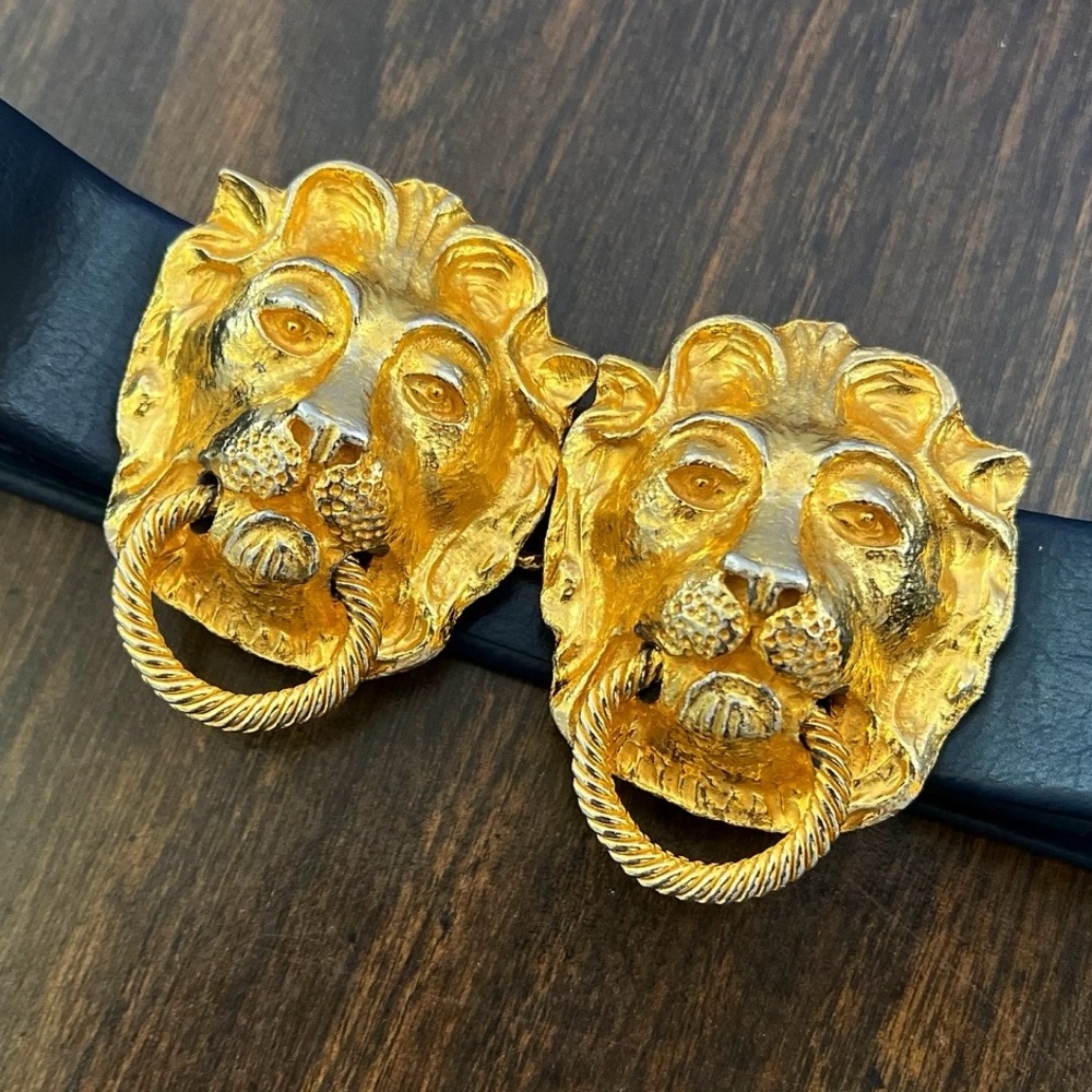 🌿SOLD🌿 Vintage 1974 Gold Brass Lion’s Head Knocker Blue Leather Waist Belt 🦁 - Picture 4 of 7